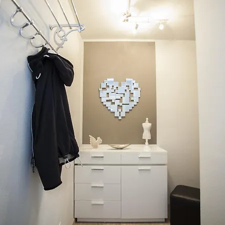 Апартаменты Schanzenstrasse 15-r
